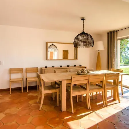 6 Pieces 11 Pers Vue Exceptionnelle Sur La Baie De St Tropez 76543 Apartamento La Nartelle